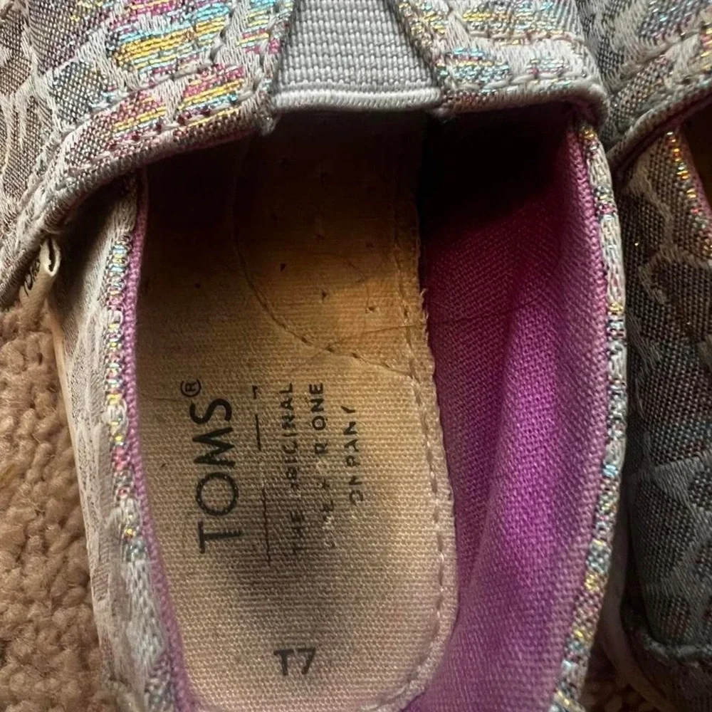 Toddler Silver Girls size 7 Slip on Shoes
